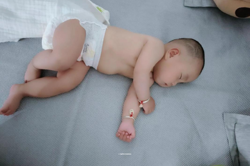 抚州三个月宝宝抬头不稳